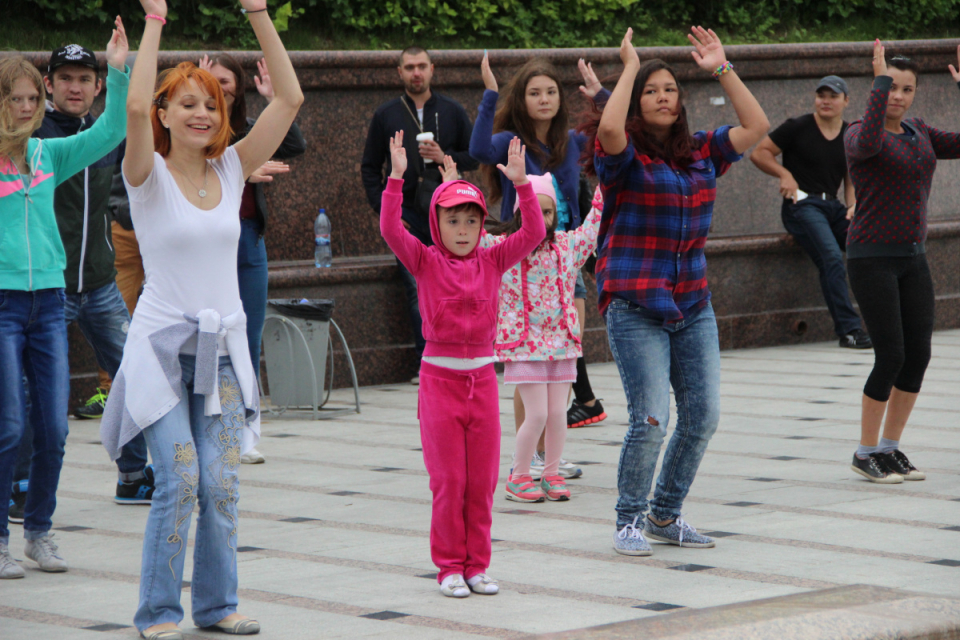 #PROспорт для всех: тюменцев приглашают на бесплатные занятия зумбой